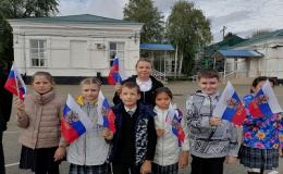 Поднятие Государственного флага России.